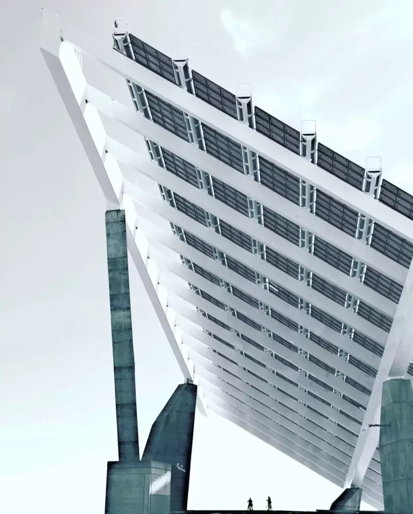 Beitragsbild Transparente Solarmodule scaled 1