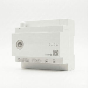 Huawei Emma A02 Energy Management Assistant, abgebildet aus einem leichten Winkel, sodass die rechte Seite sichtbar ist, auf weißem Hintergrund.