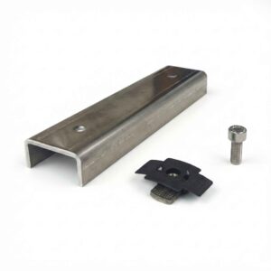 K2 Dome FlatConnector Set Schienenverbinder, abgebildet aus einem leichten Winkel, sodass die rechte Seite sichtbar ist, auf weißem Hintergrund.