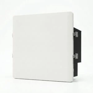 Solax X3 Matebox Basic 3-phasig Umschaltbox, abgebildet aus einem leichten Winkel, sodass die rechte Seite sichtbar ist, auf weißem Hintergrund.